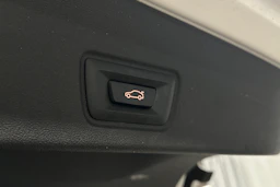 valkoinen BMW i4 M50 2023 kuva 13.