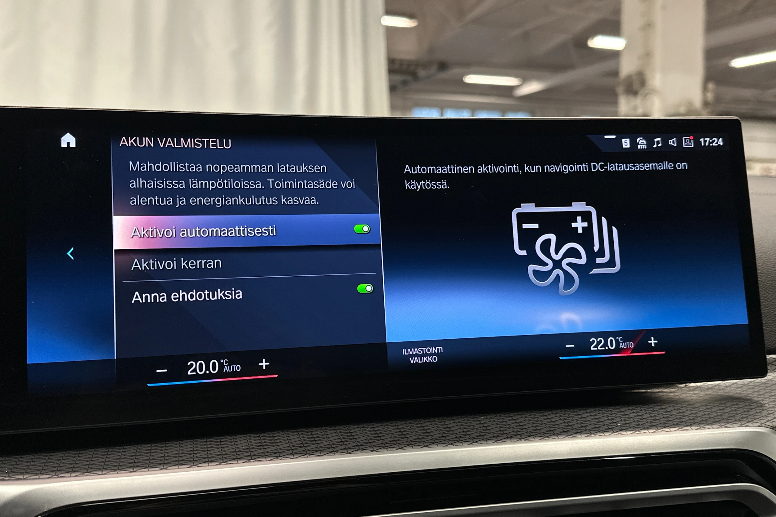 valkoinen BMW i4 M50 2023 kuva 23.