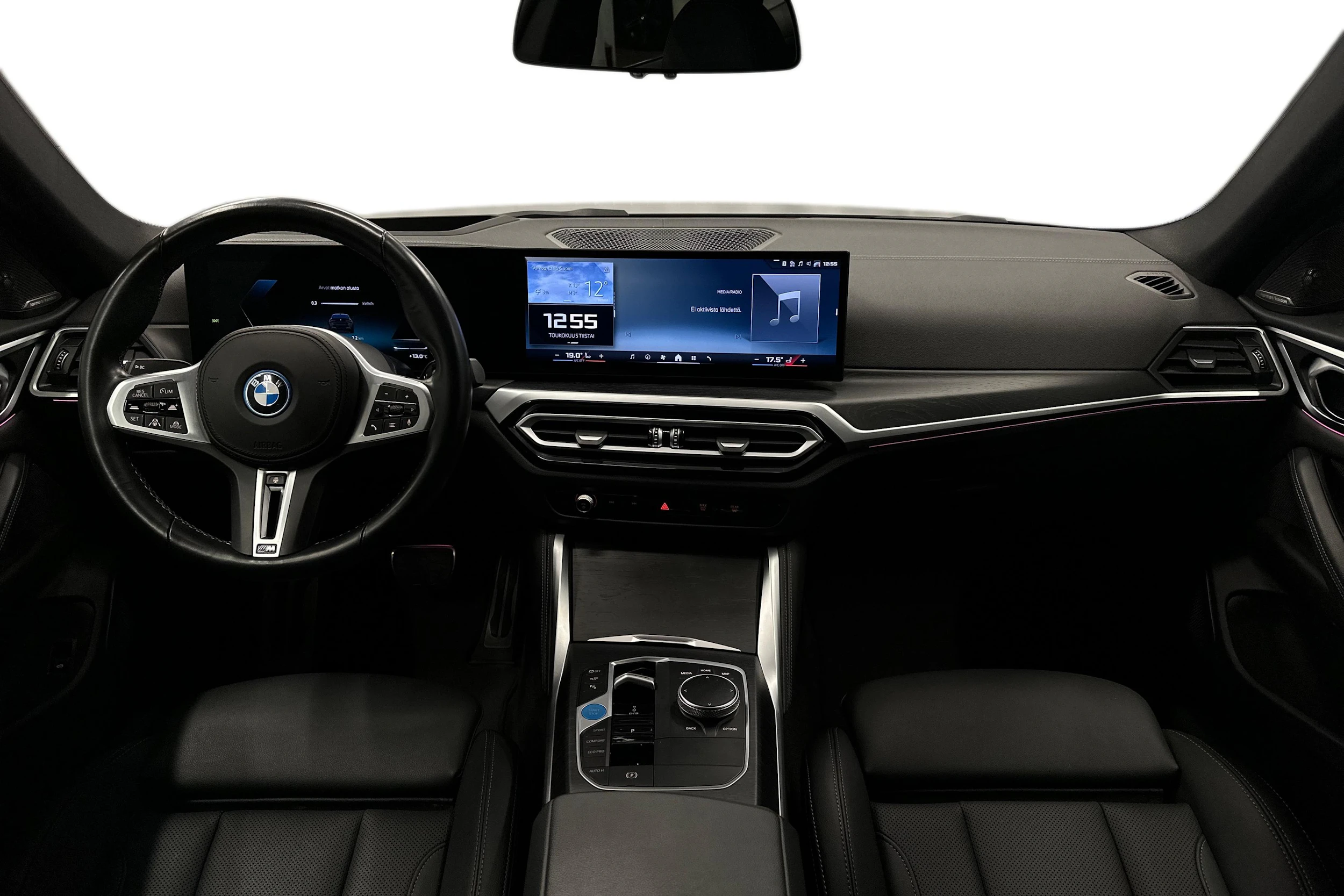 musta BMW i4 M50 2024 kuva 9.