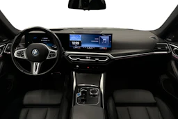musta BMW i4 M50 2024 kuva 9.