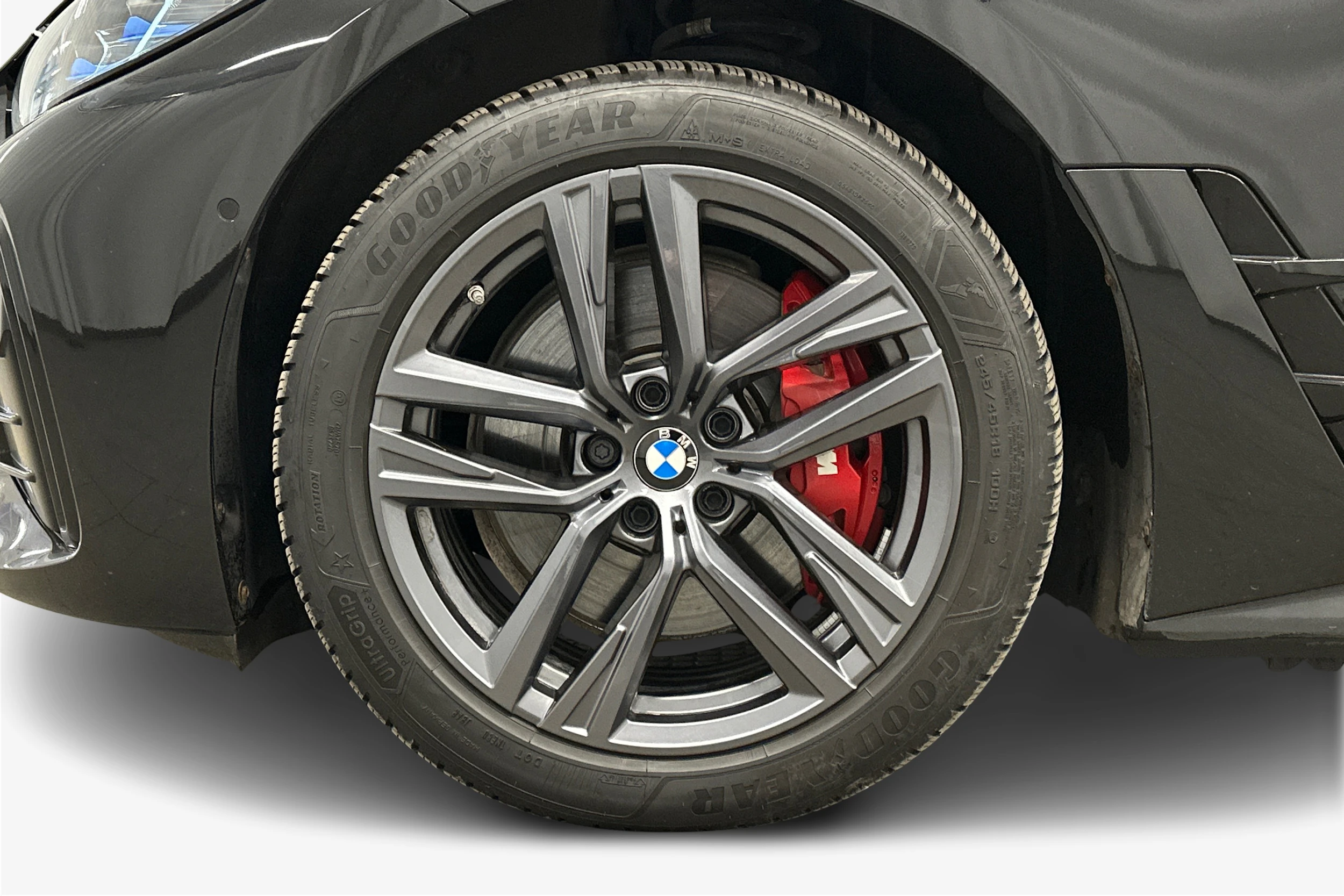 musta BMW i4 M50 2024 kuva 12.