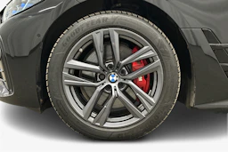 musta BMW i4 M50 2024 kuva 12.