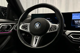 musta BMW i4 M50 2024 kuva 20.