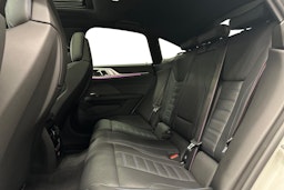 valkoinen BMW i4 M50 2024 kuva 10.