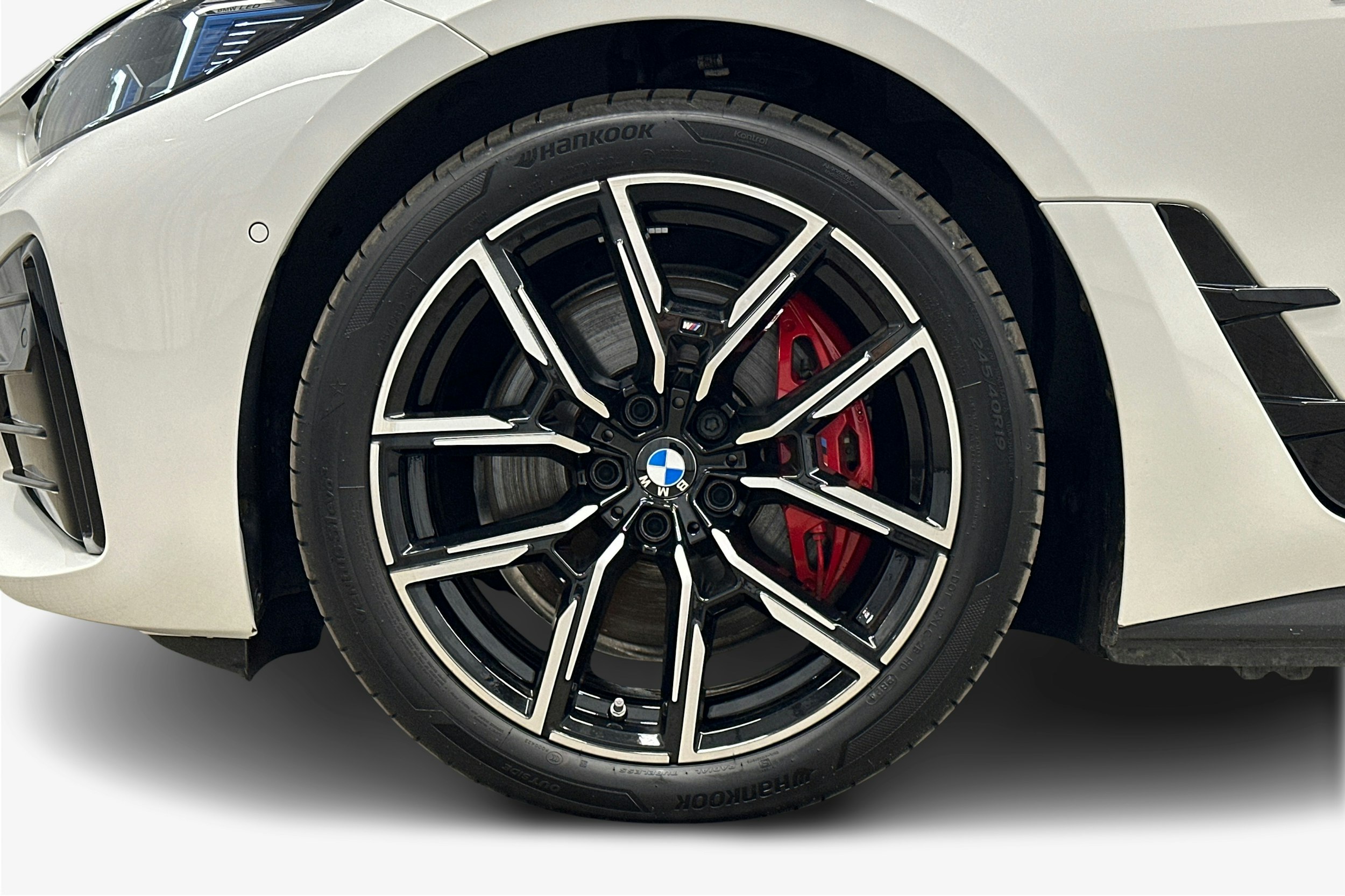 valkoinen BMW i4 M50 2024 kuva 11.