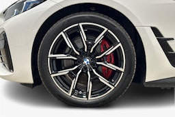 valkoinen BMW i4 M50 2024 kuva 11.