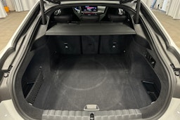 valkoinen BMW i4 M50 2024 kuva 14.