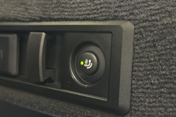 valkoinen BMW i4 M50 2024 kuva 16.