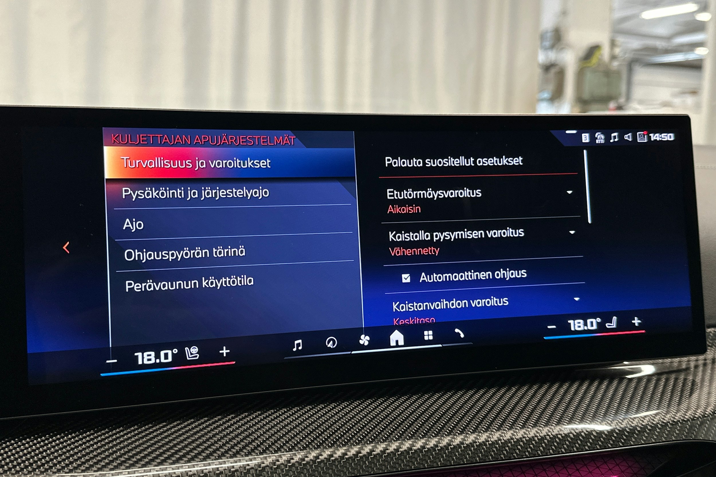 valkoinen BMW i4 M50 2024 kuva 29.