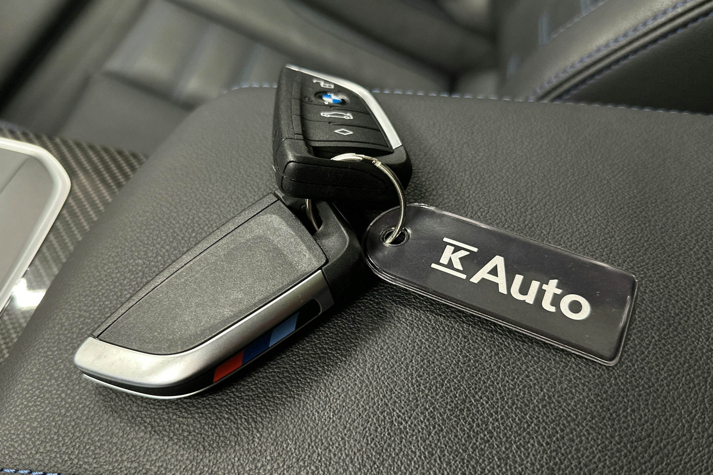 valkoinen BMW i4 M50 2024 kuva 39.