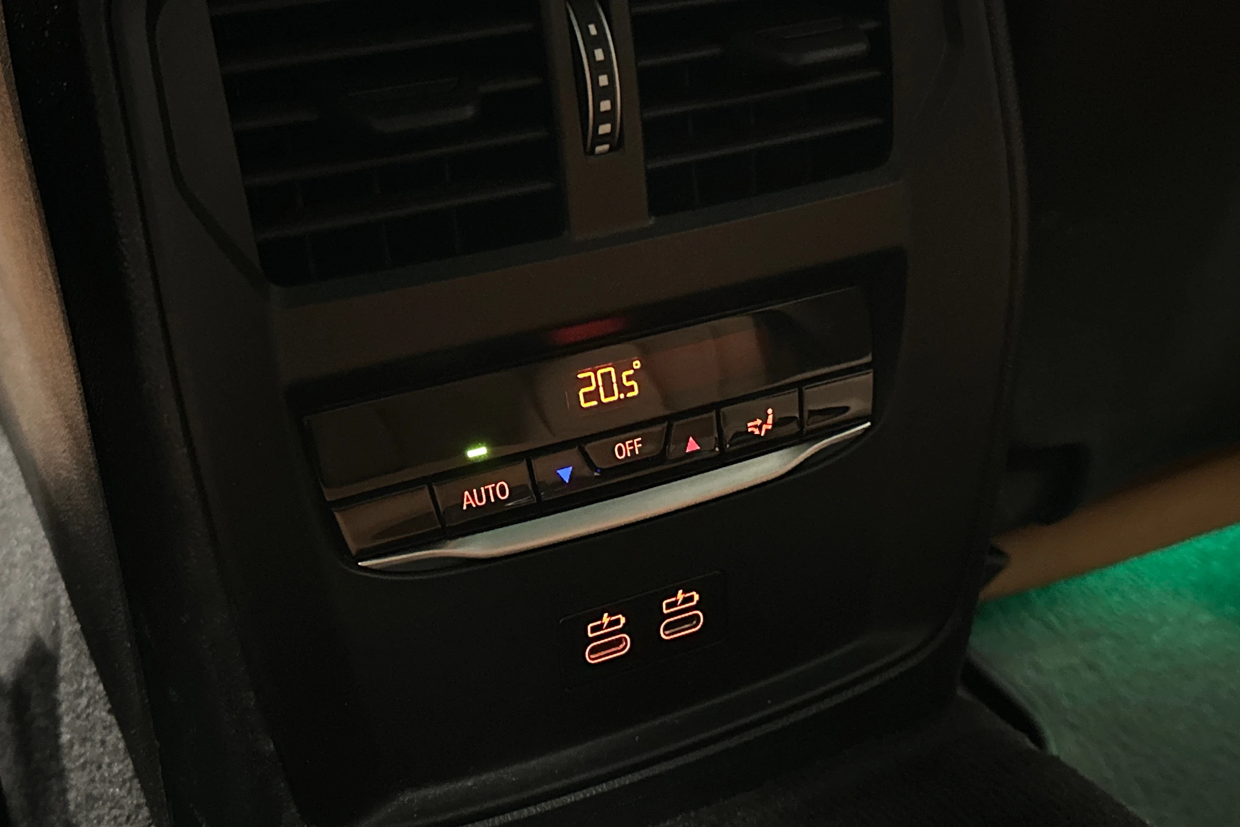 vihreä BMW i4 M50 2024 kuva 17.