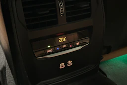 vihreä BMW i4 M50 2024 kuva 17.