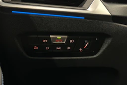 oranssi BMW i4 M50 2024 kuva 15.