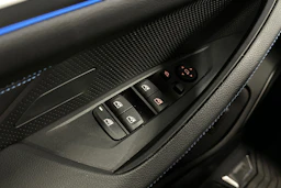 oranssi BMW i4 M50 2024 kuva 16.
