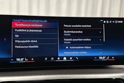 oranssi BMW i4 M50 2024 kuva 22.