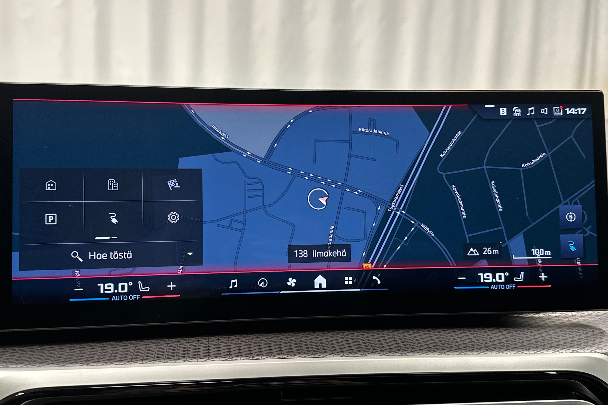 oranssi BMW i4 M50 2024 kuva 28.