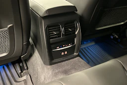 oranssi BMW i4 M50 2024 kuva 35.