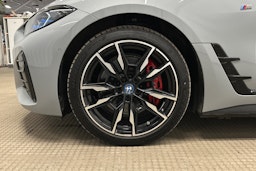 harmaa BMW i4 M50 2024 kuva 11.
