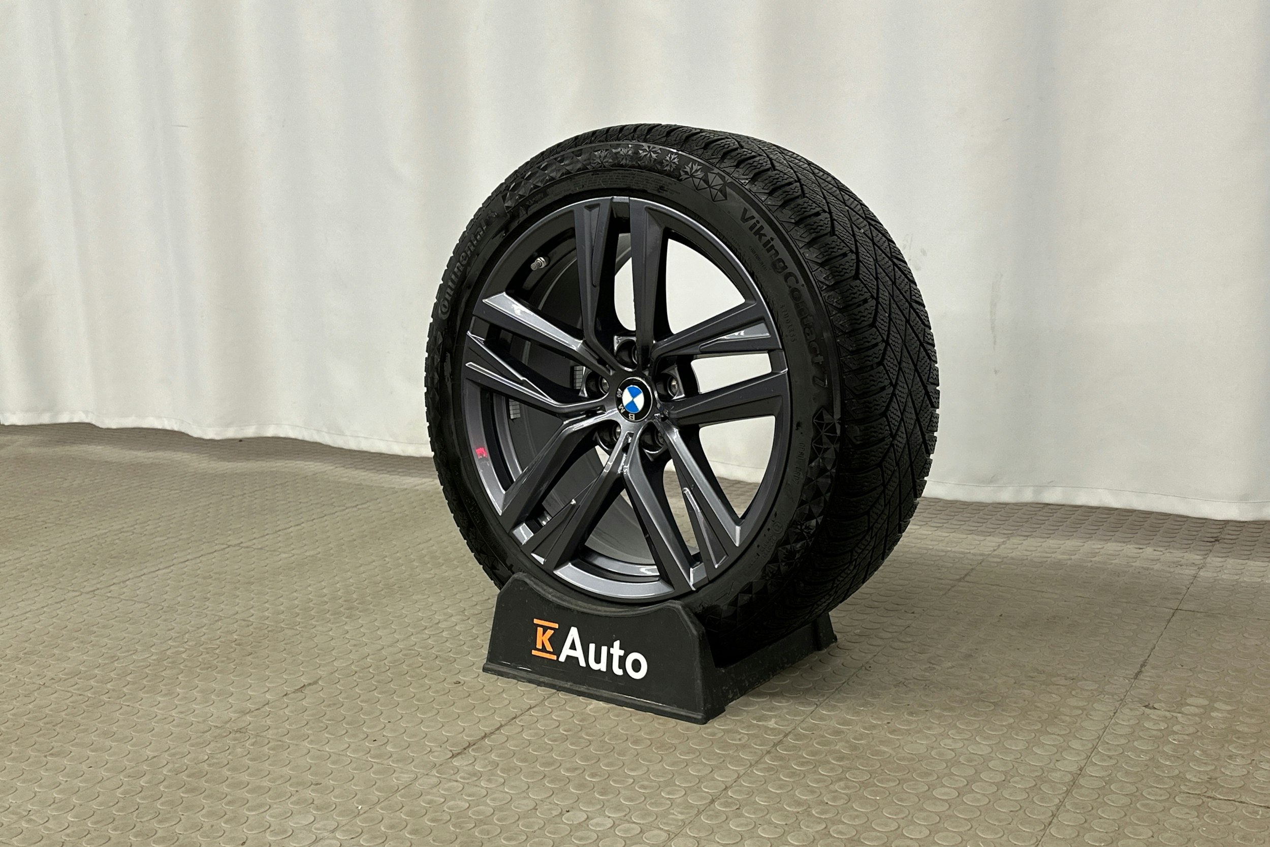 harmaa BMW i4 M50 2024 kuva 13.