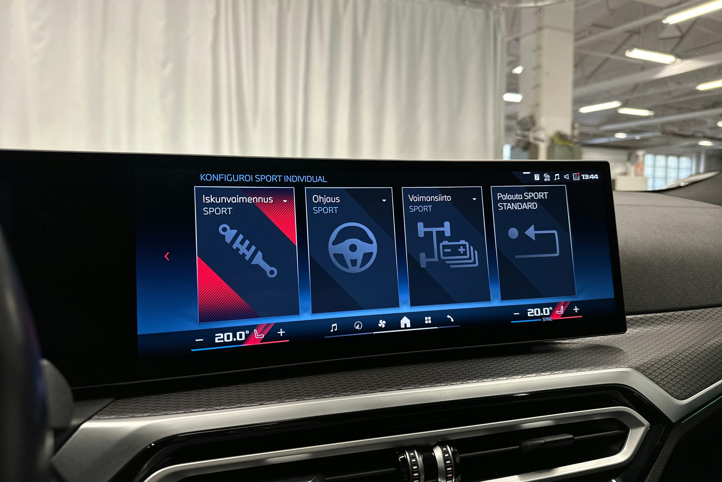 harmaa BMW i4 M50 2024 kuva 26.