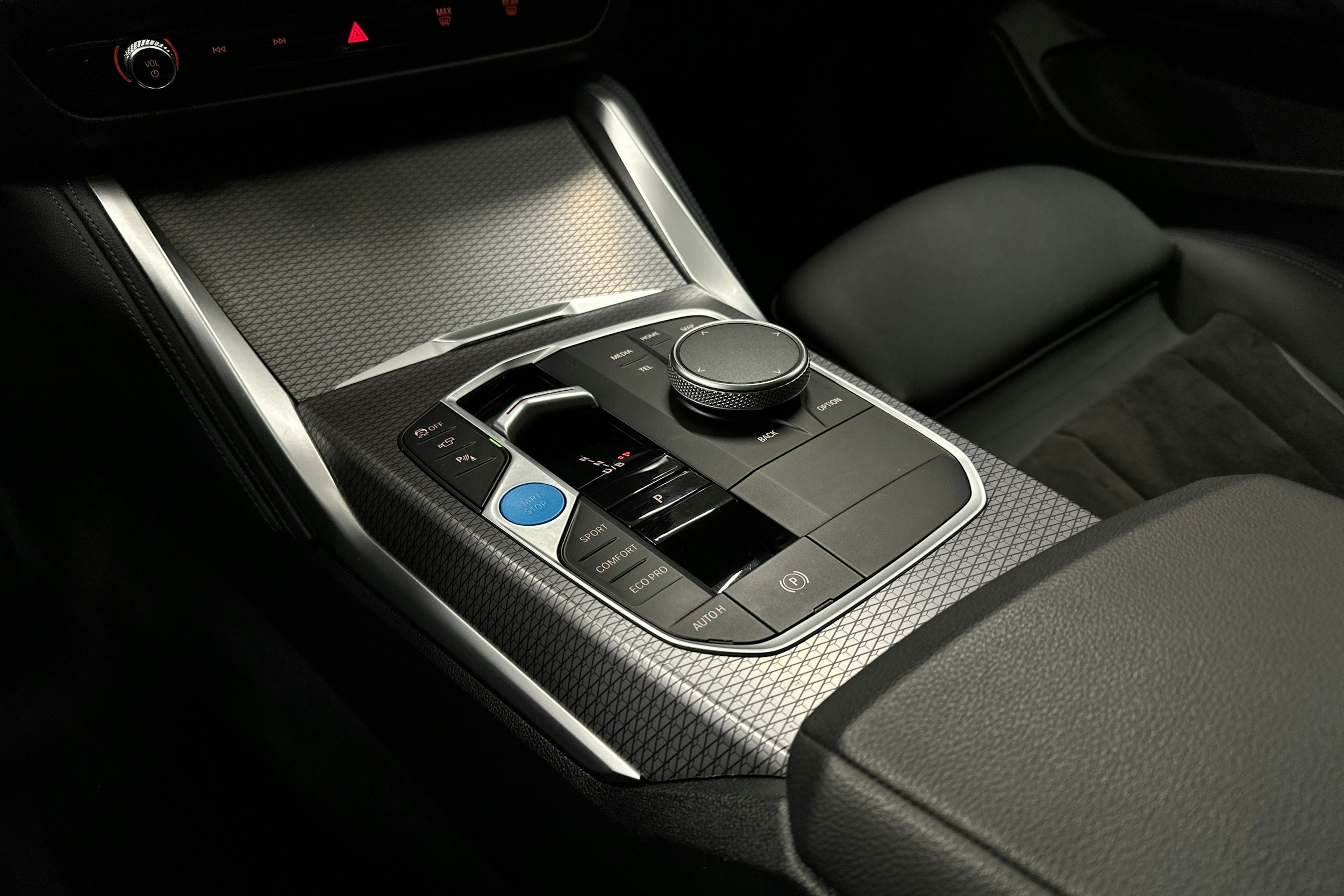 harmaa BMW i4 M50 2024 kuva 27.