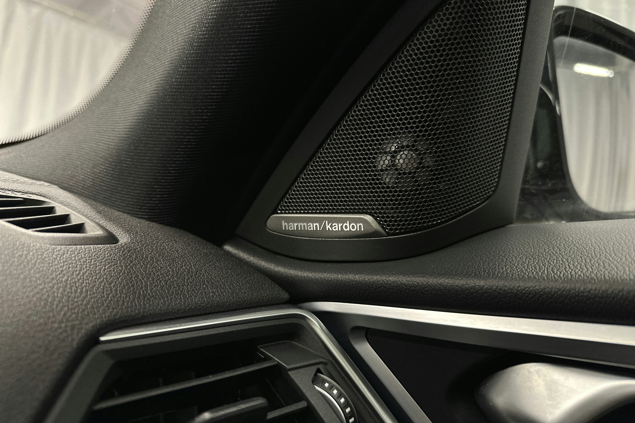 harmaa BMW i4 M50 2024 kuva 28.