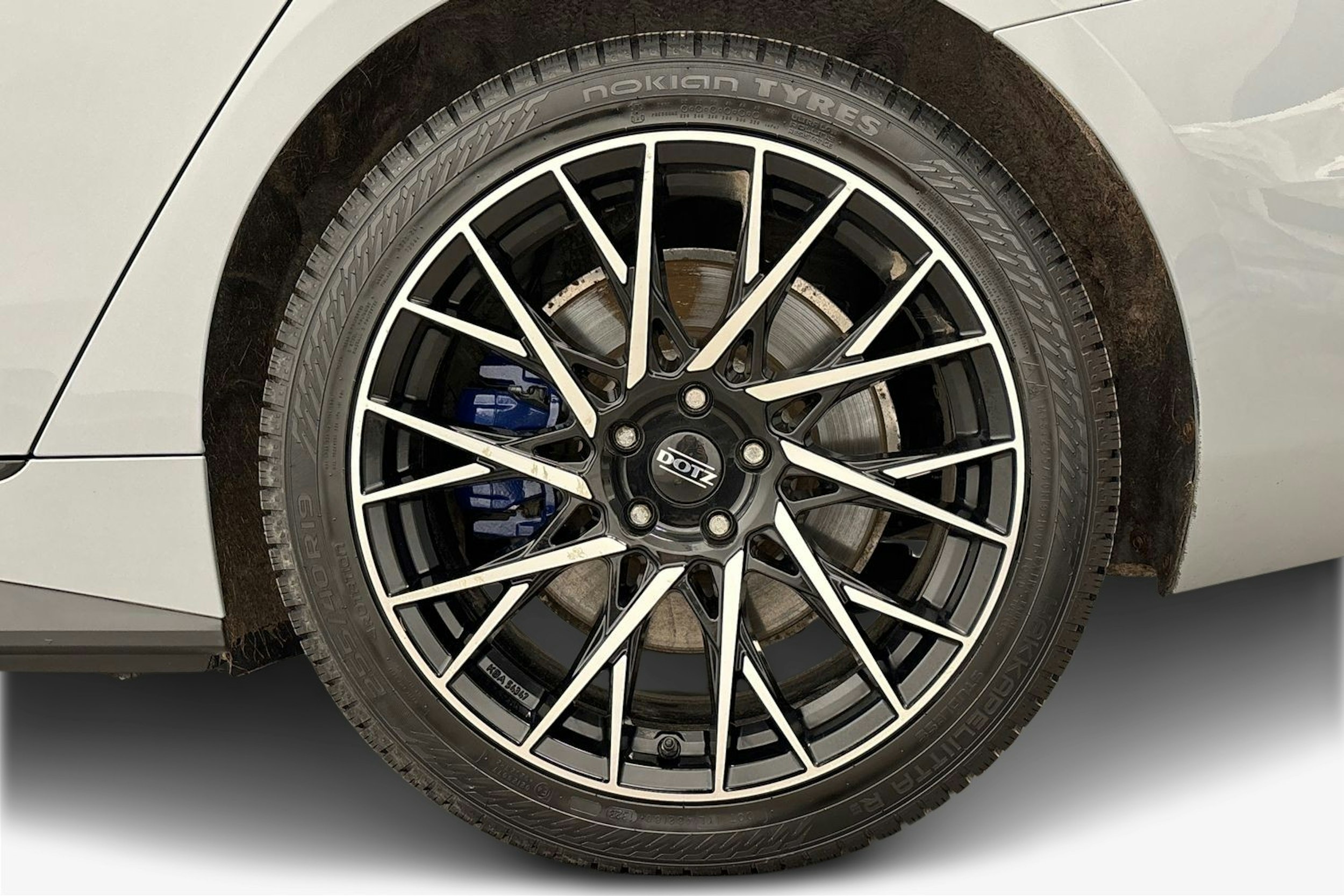 harmaa BMW i4 M50 2024 kuva 11.