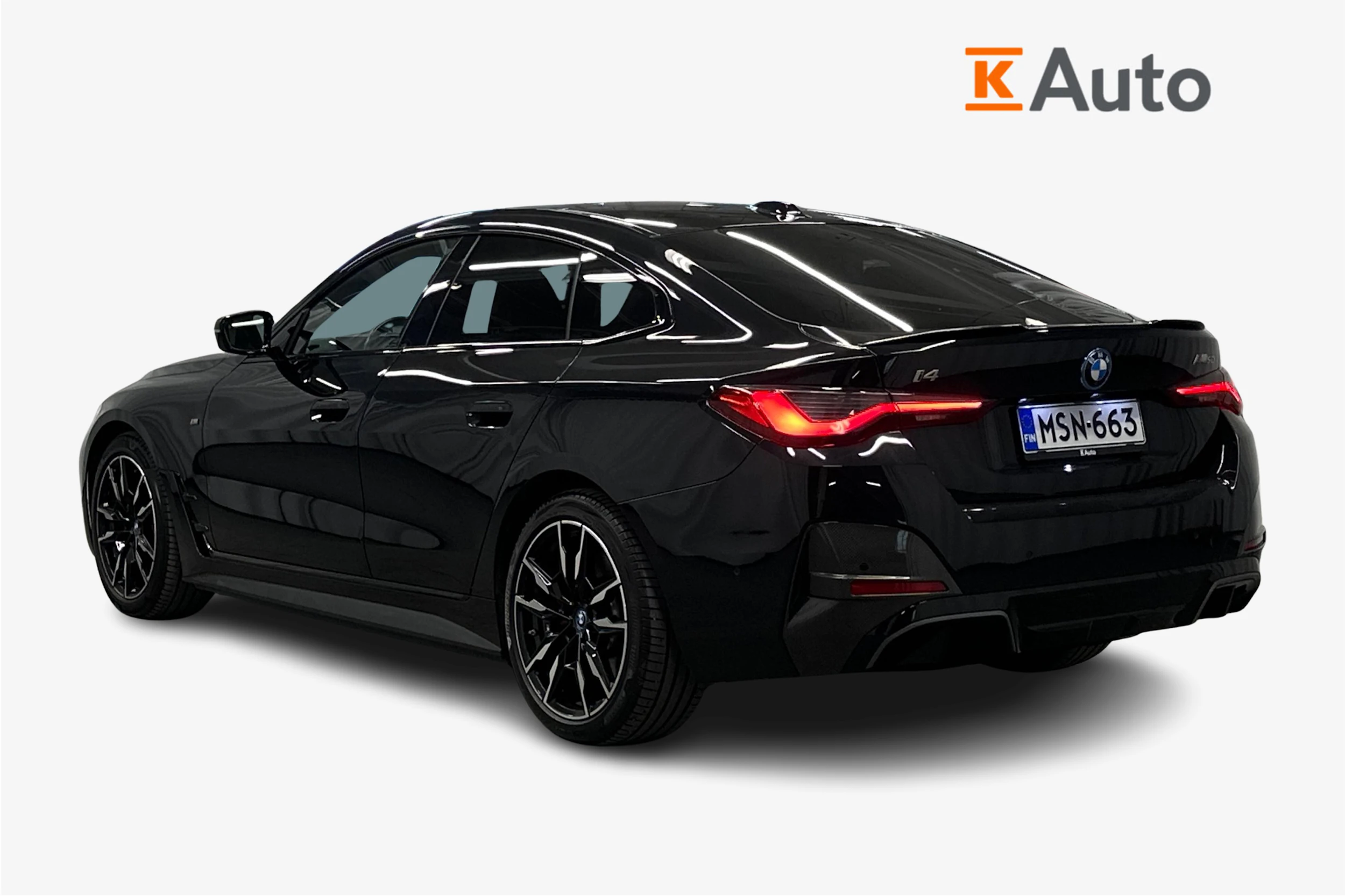 musta BMW i4 M50 2024 kuva 2.