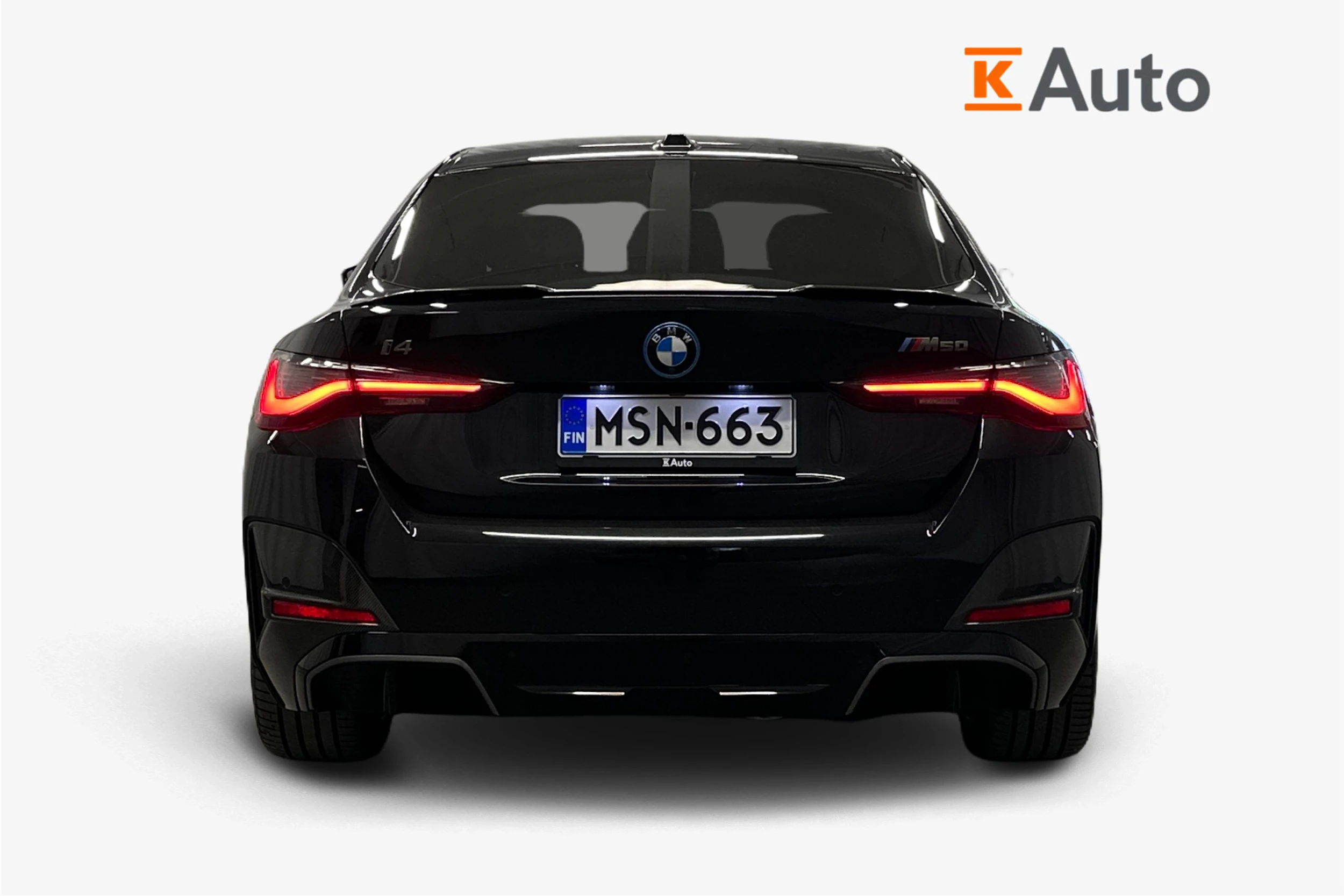 musta BMW i4 M50 2024 kuva 3.