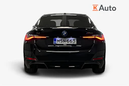 musta BMW i4 M50 2024 kuva 3.