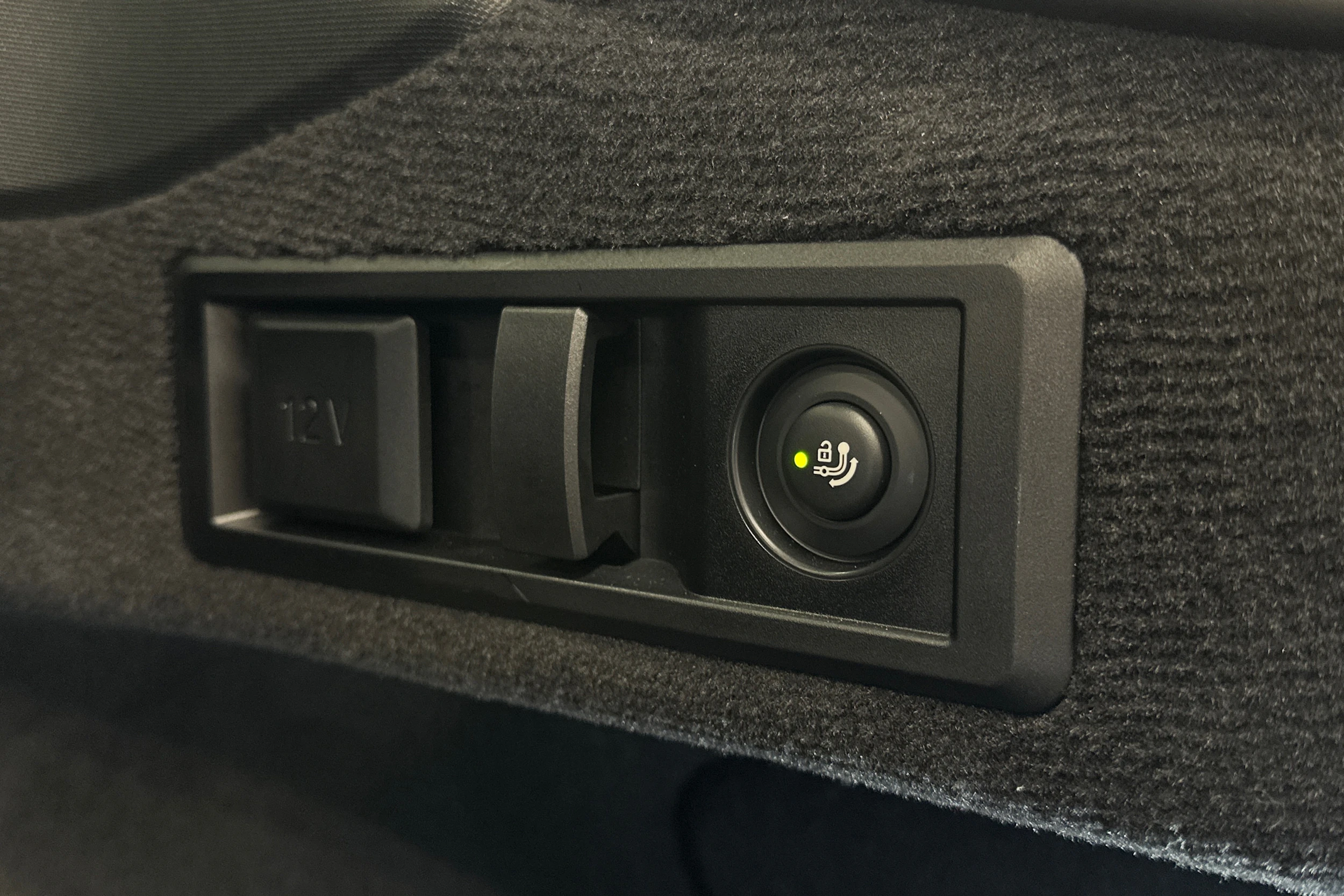 musta BMW i4 M50 2024 kuva 13.