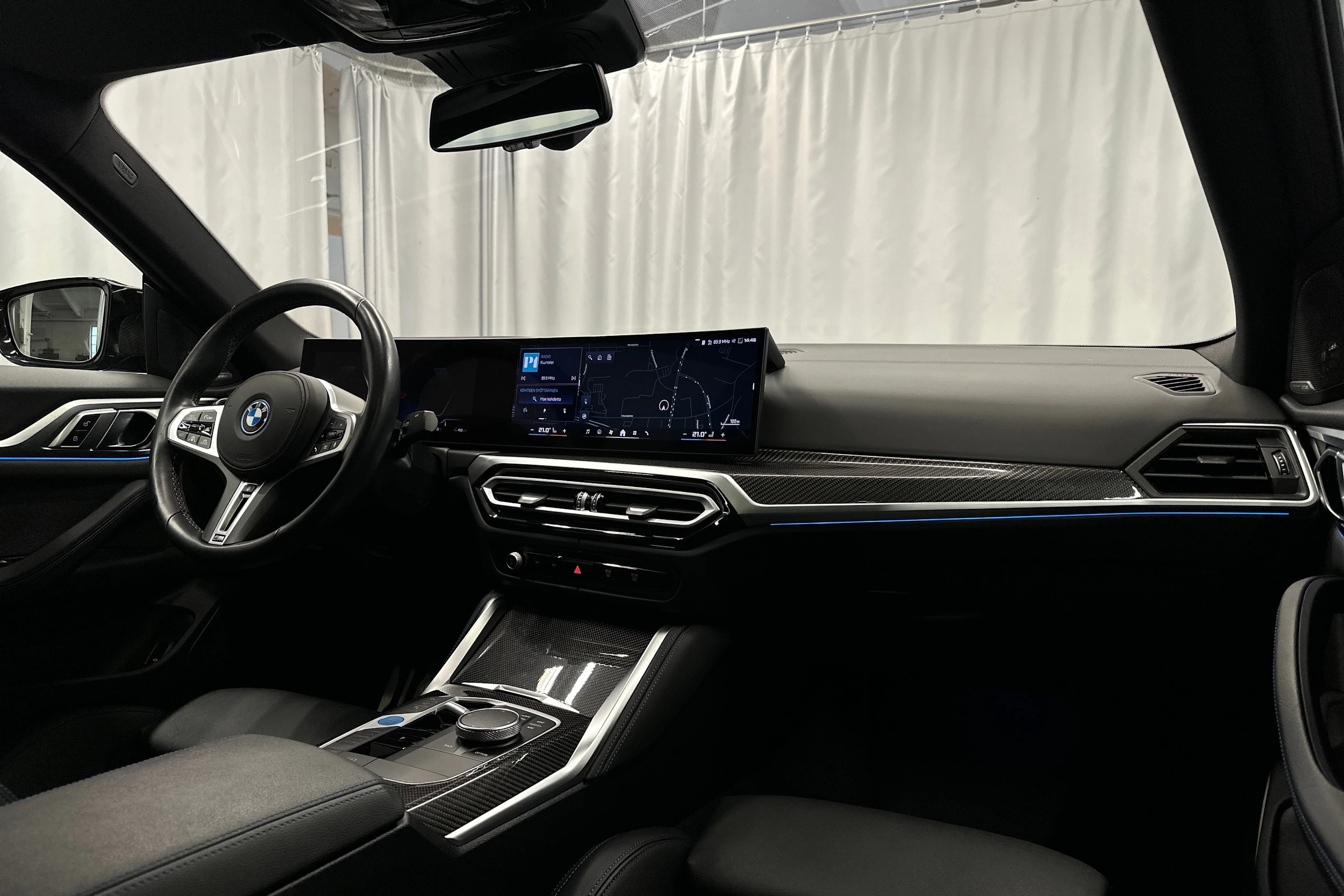 musta BMW i4 M50 2024 kuva 20.