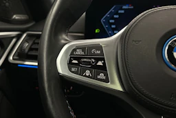 musta BMW i4 M50 2024 kuva 22.