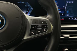 musta BMW i4 M50 2024 kuva 23.