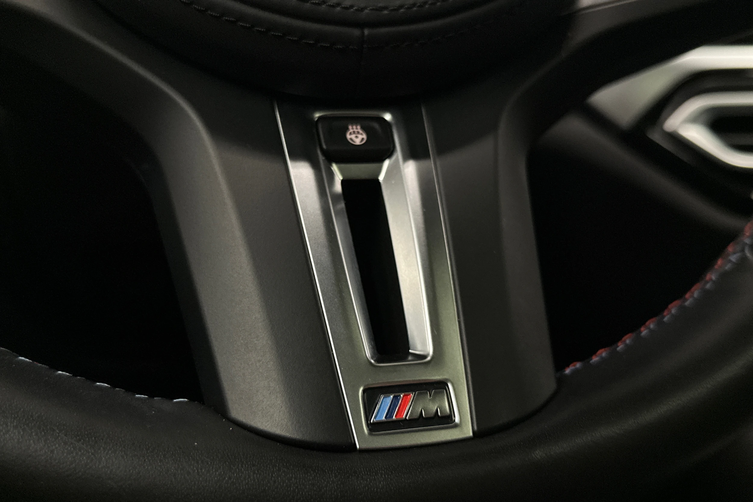 musta BMW i4 M50 2024 kuva 24.