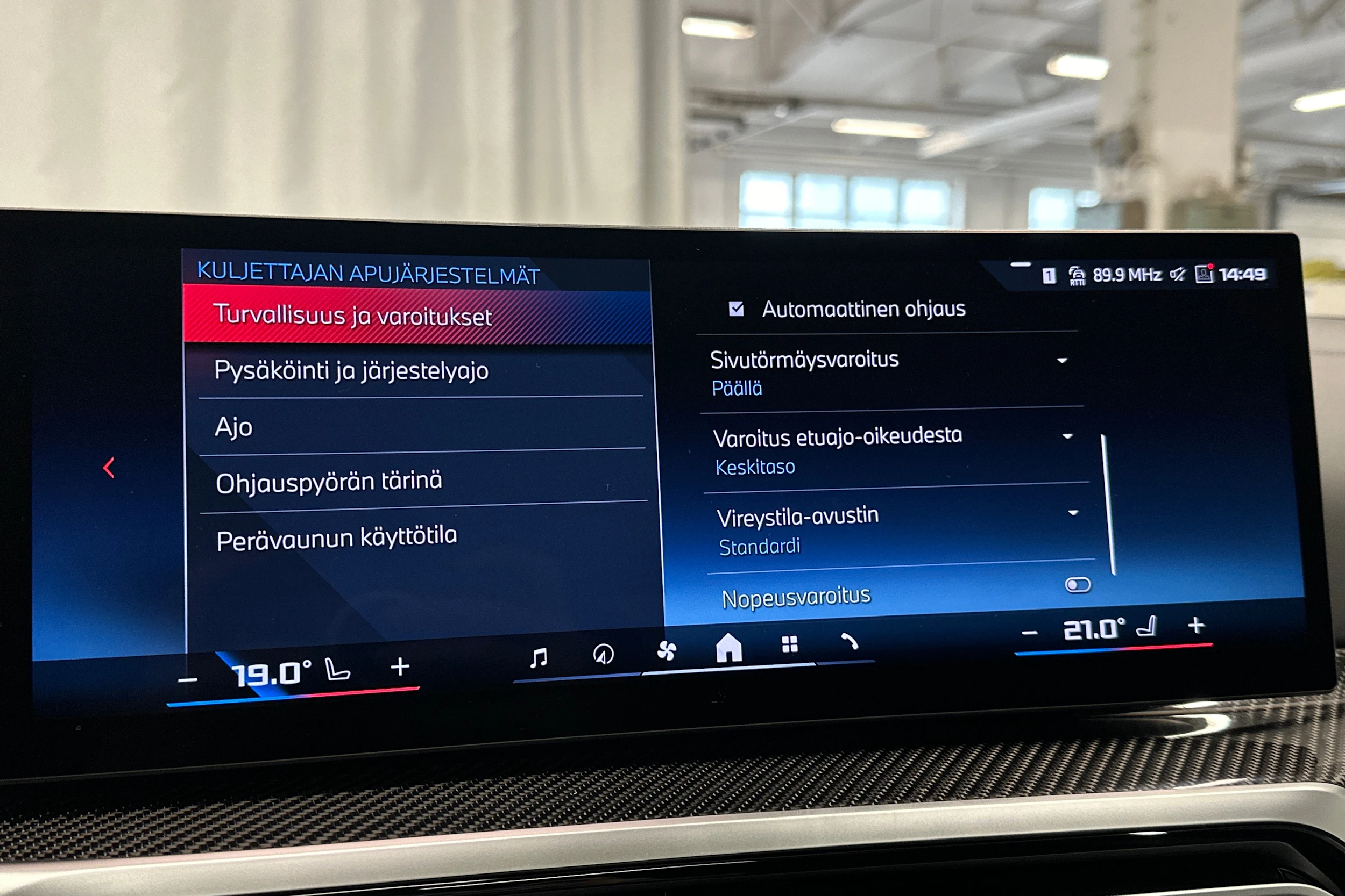 musta BMW i4 M50 2024 kuva 30.