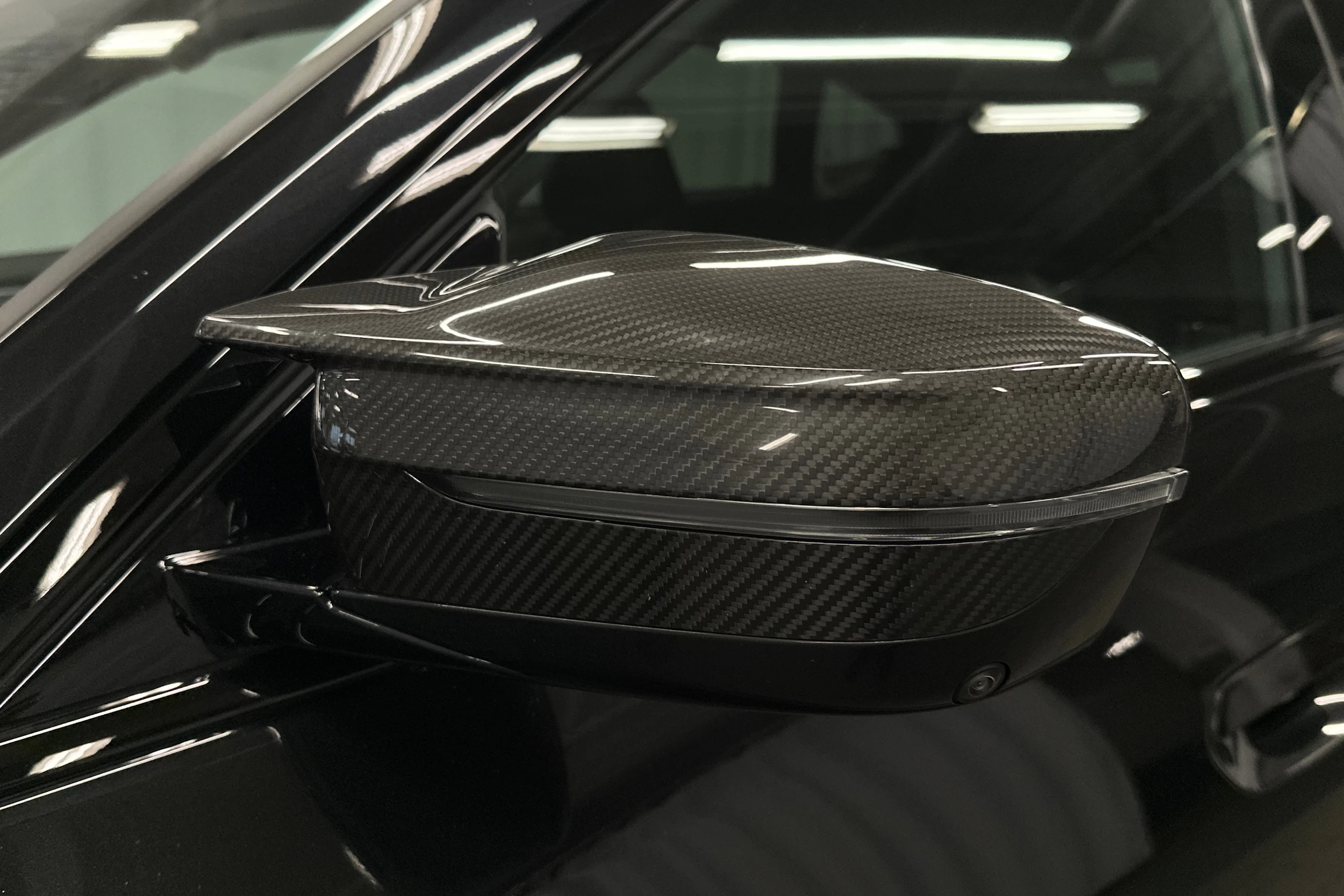 musta BMW i4 M50 2024 kuva 41.