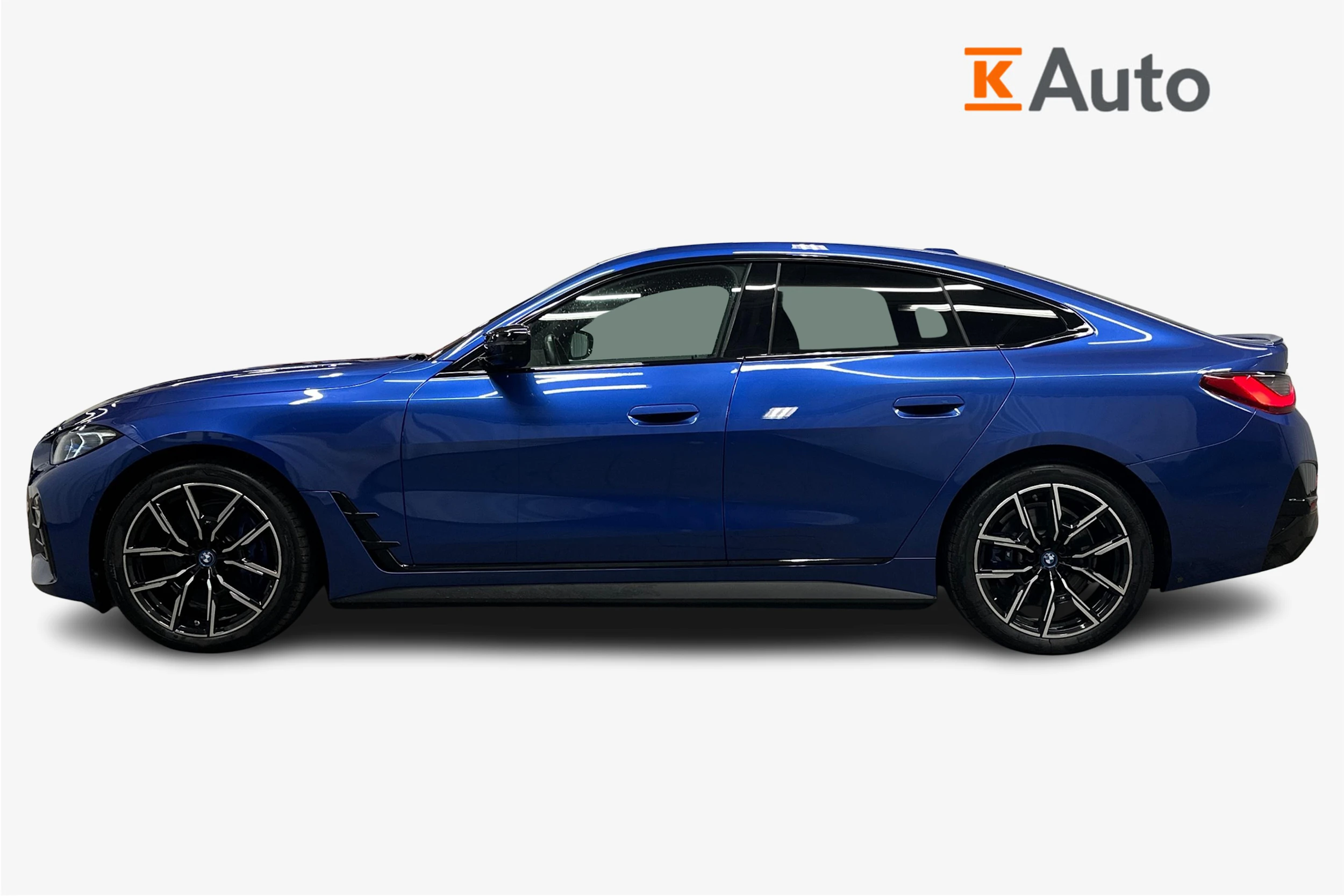 sininen BMW i4 M50 2024 kuva 5.