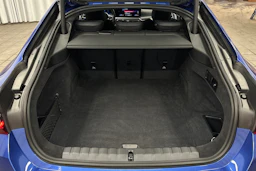 sininen BMW i4 M50 2024 kuva 11.