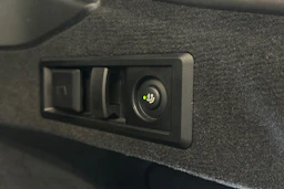 sininen BMW i4 M50 2024 kuva 13.