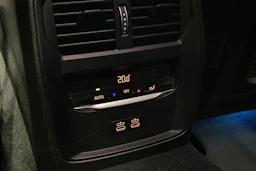 sininen BMW i4 M50 2024 kuva 14.