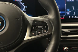 sininen BMW i4 M50 2024 kuva 21.