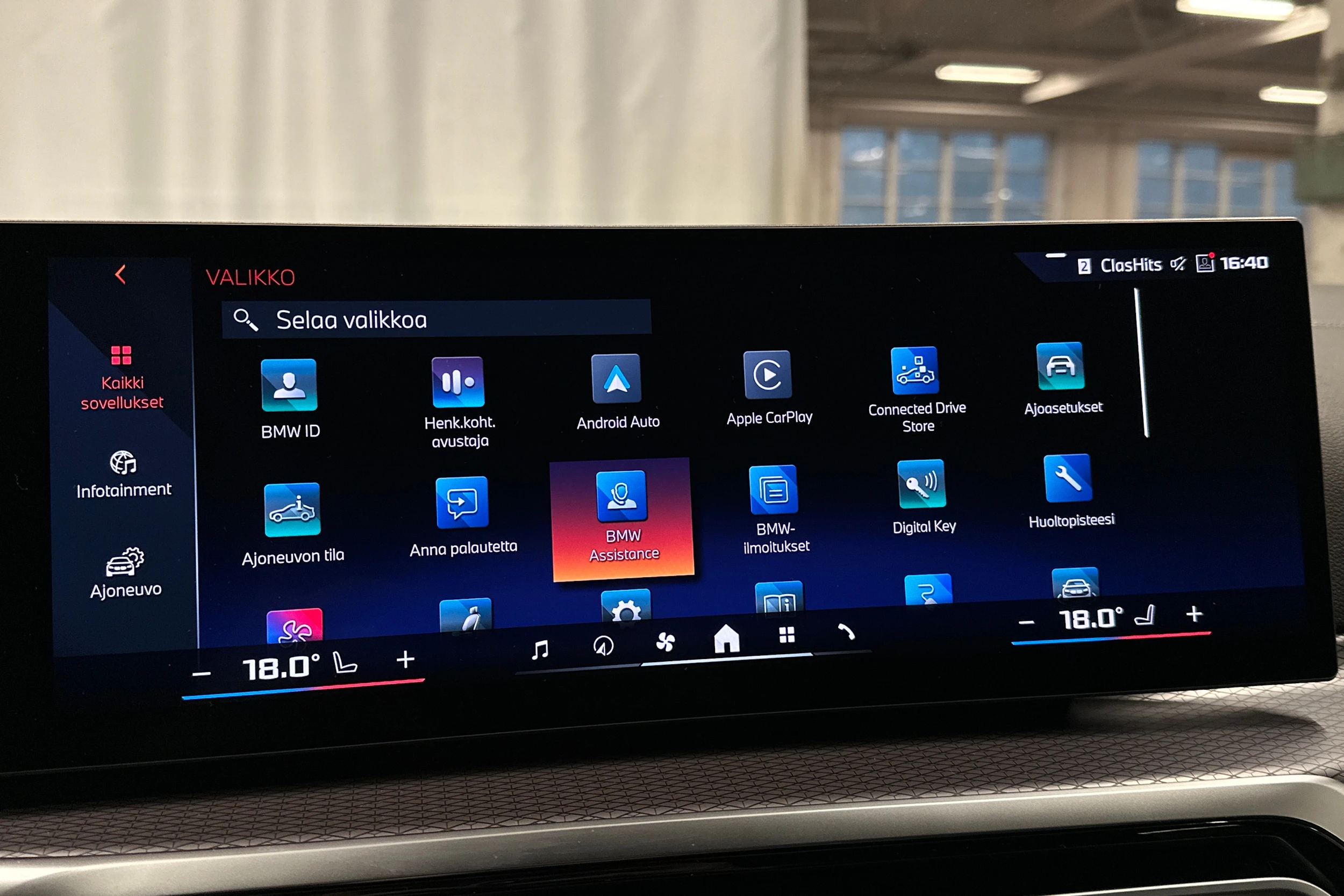 sininen BMW i4 M50 2024 kuva 24.