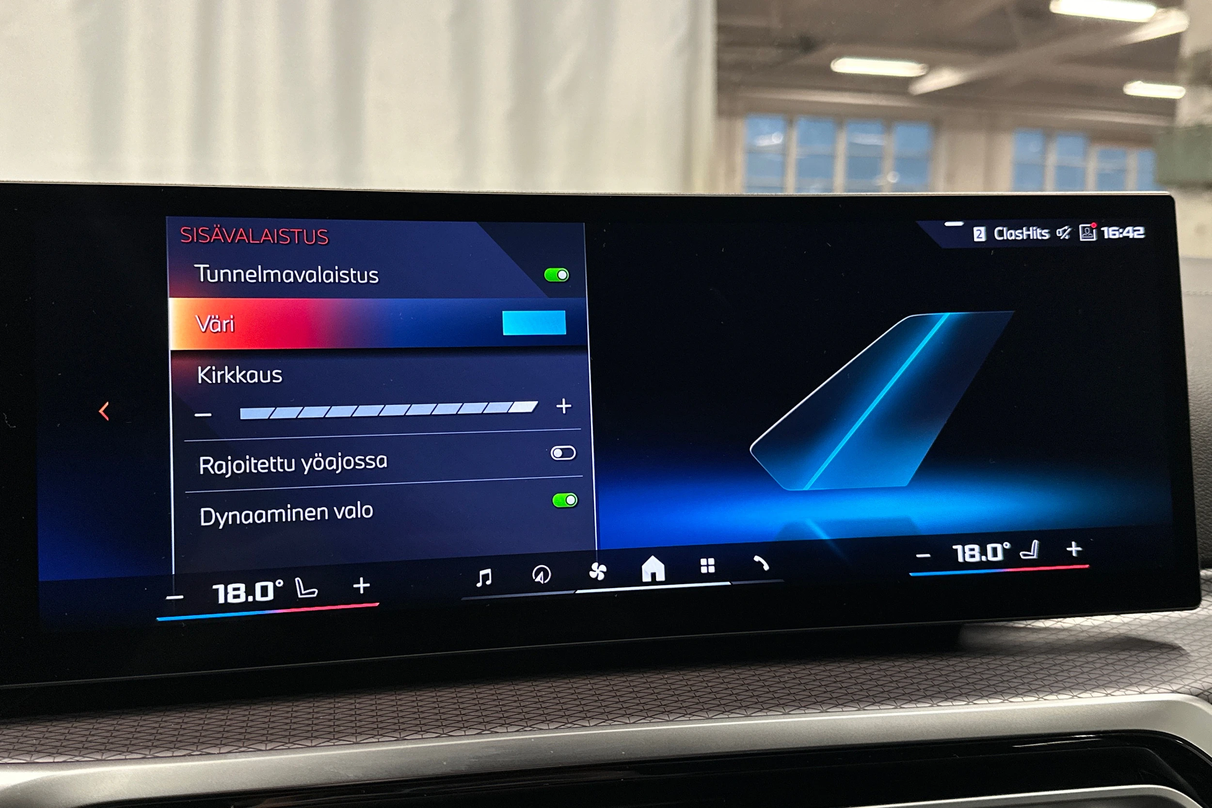 sininen BMW i4 M50 2024 kuva 30.