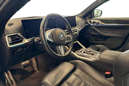 musta BMW i4 M50 2024 kuva 3.