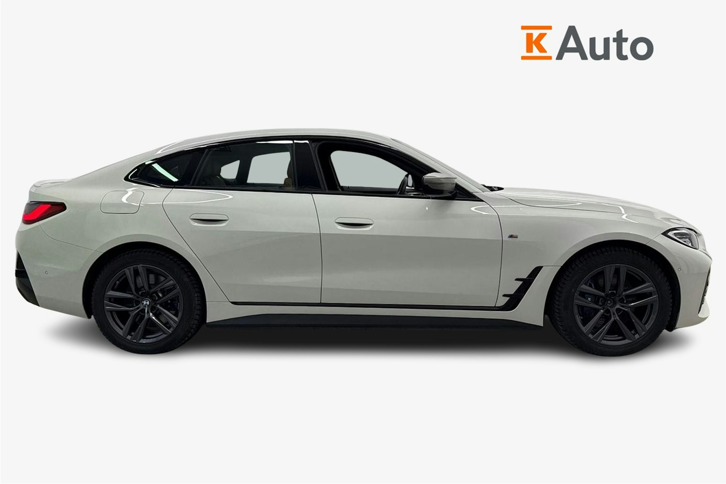 valkoinen BMW i4 M50 2024 kuva 6.