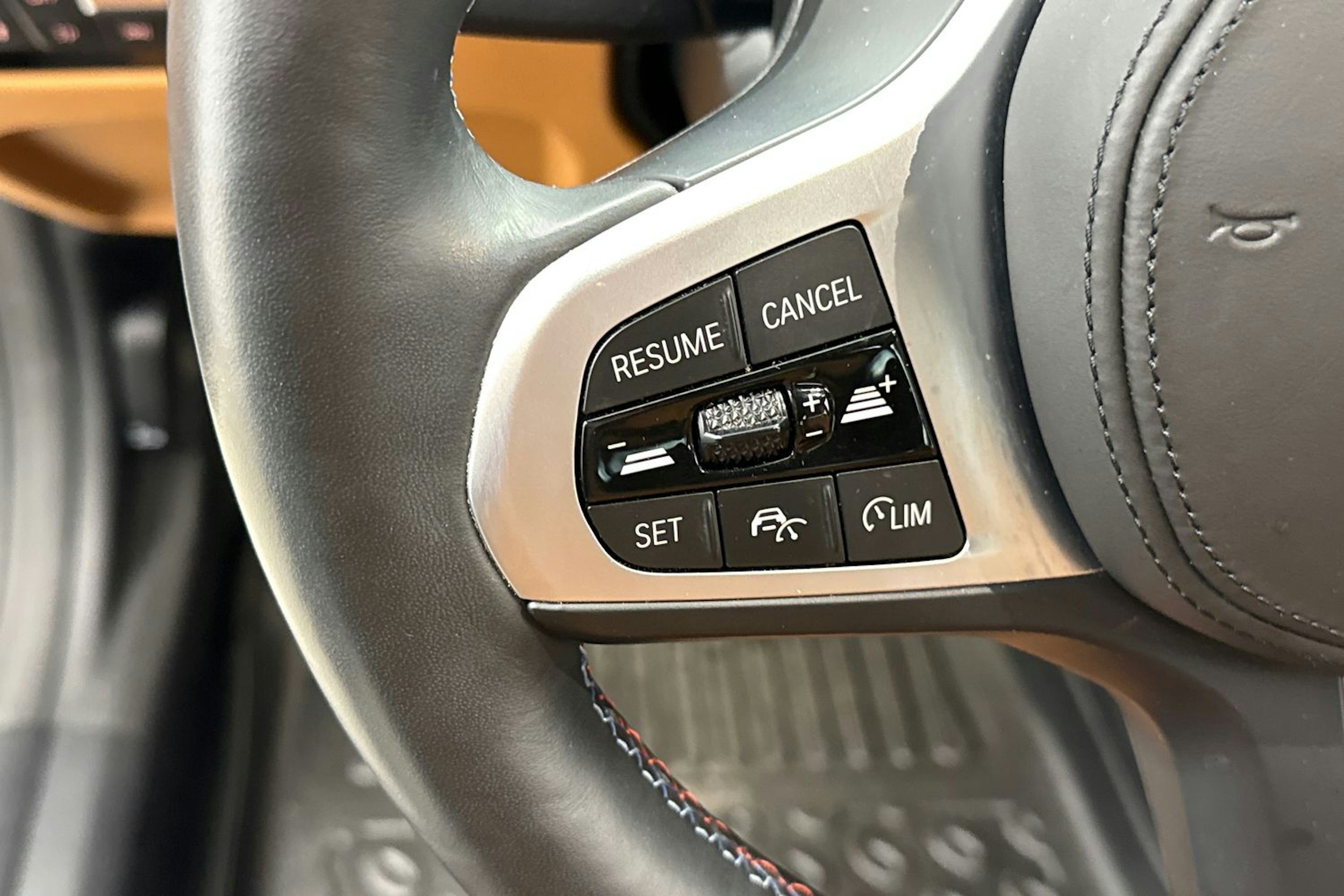 valkoinen BMW i4 M50 2024 kuva 23.