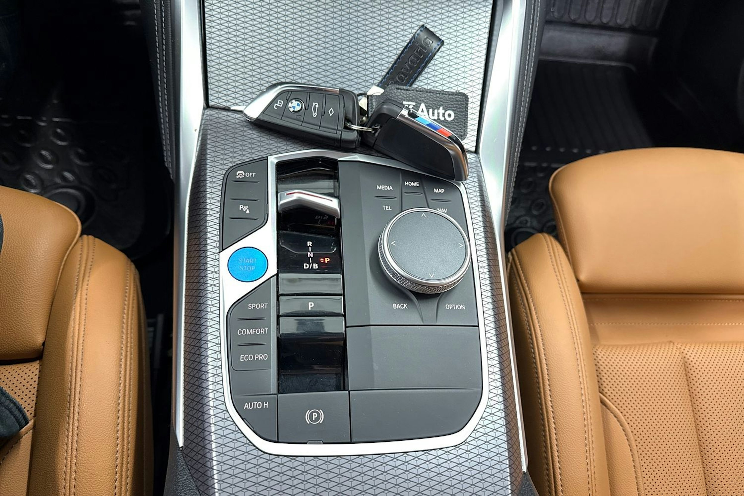 valkoinen BMW i4 M50 2024 kuva 27.