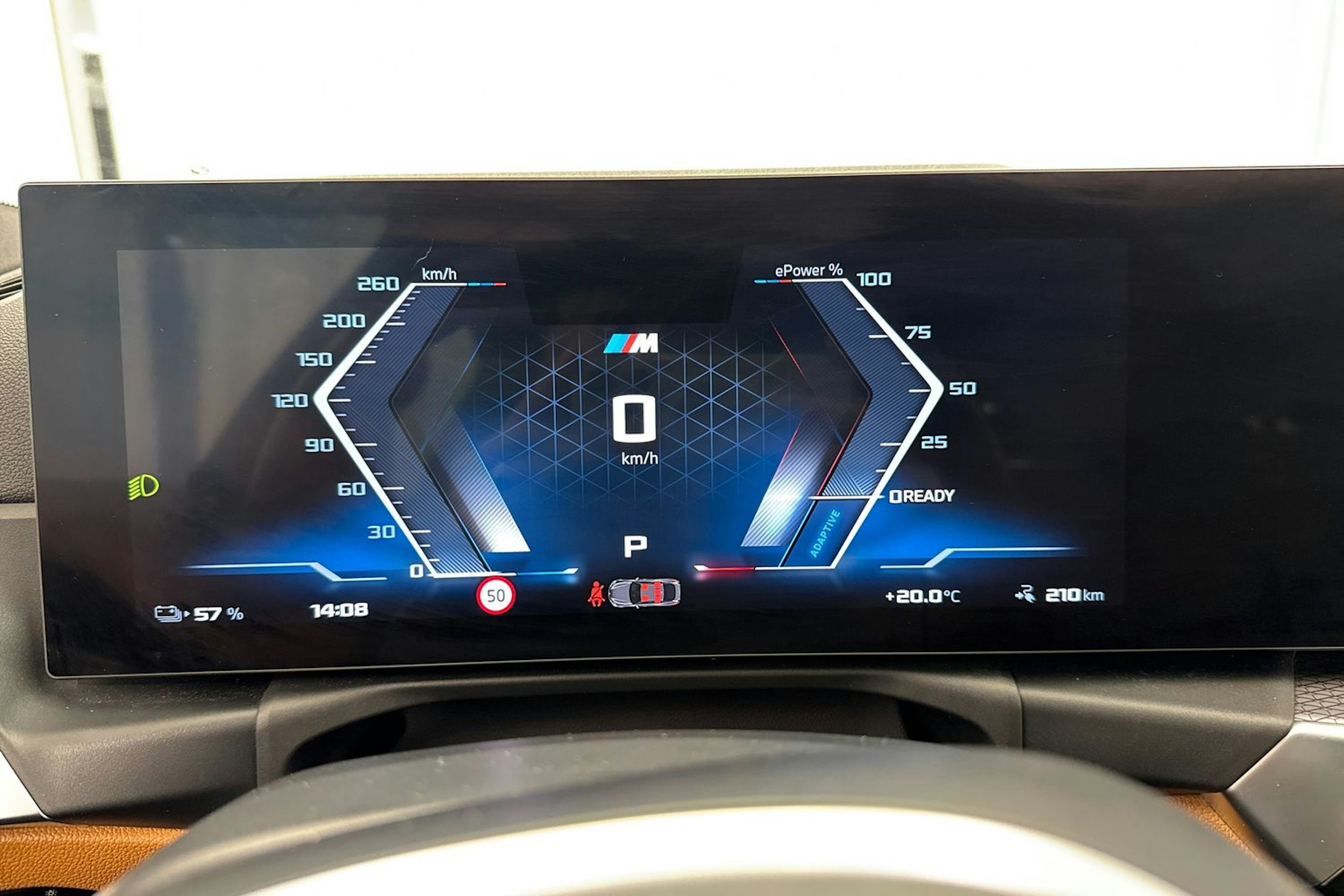 valkoinen BMW i4 M50 2024 kuva 28.