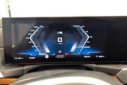 valkoinen BMW i4 M50 2024 kuva 28.